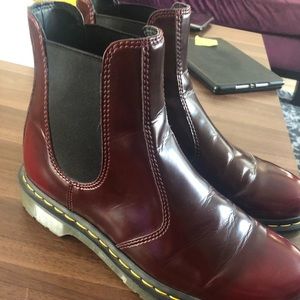 Doc Martens  men’s Chelsea boots.